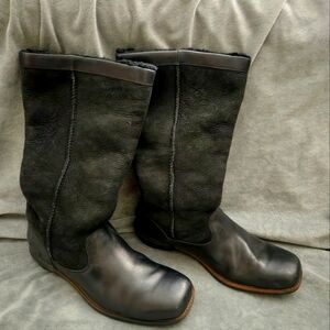 UGG Australia Tall 5594 Boots Black Suede Shearling Lined Womens Size 8